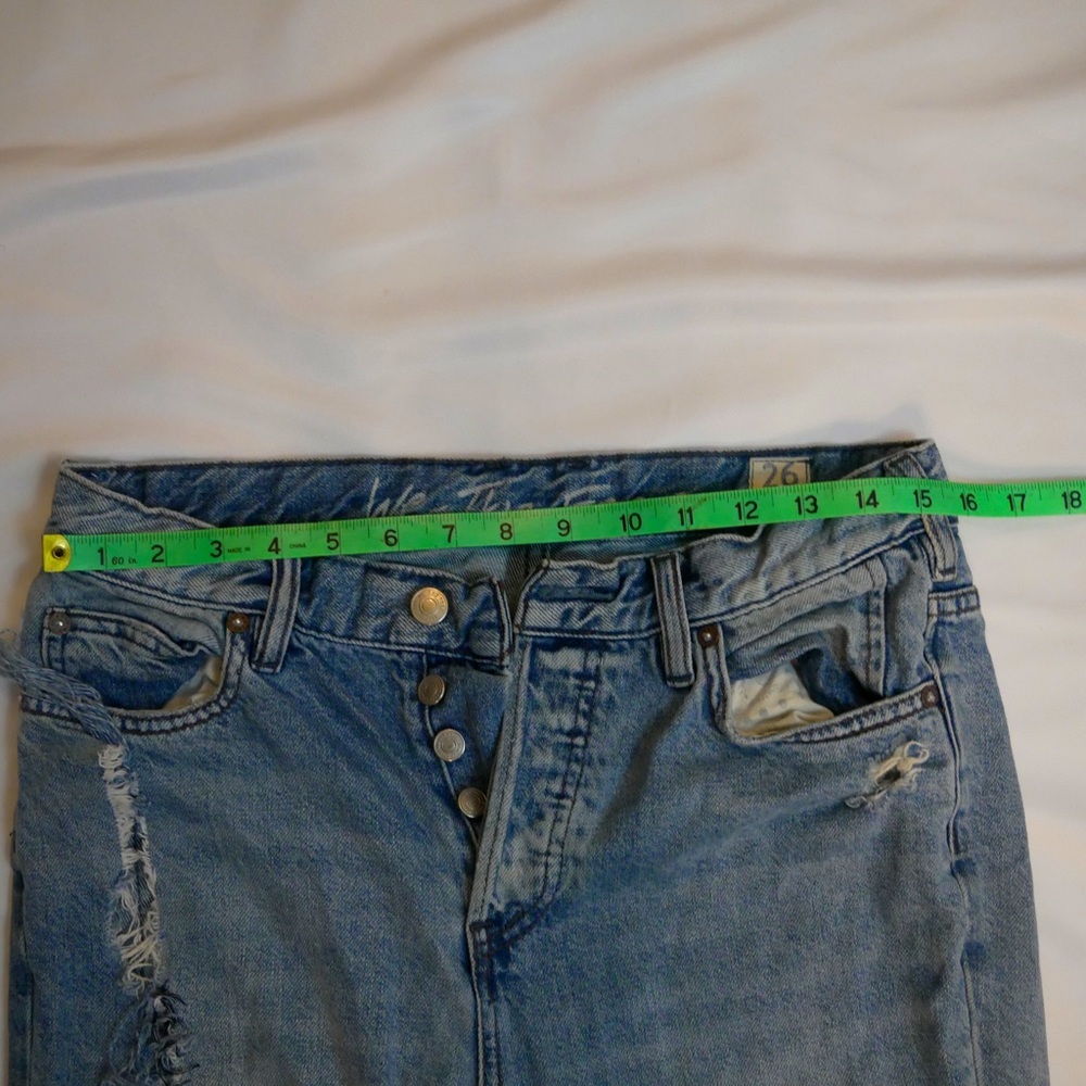 We the Free distressed jeans size 26